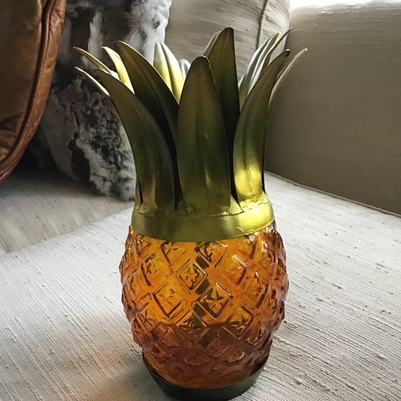 DECORATIVE AMBER GLASS AND BRASS COLOR METAL PINEAPPLE - Picture 1 of 8